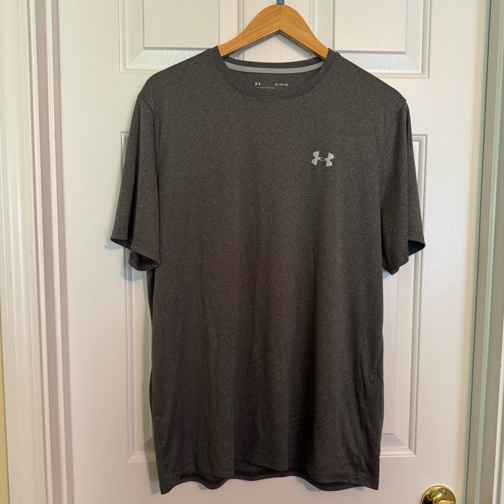 Under‎ Armour Heatgear Men’s Short Sleeve Loose Fit Shirt- Gray- Size XL